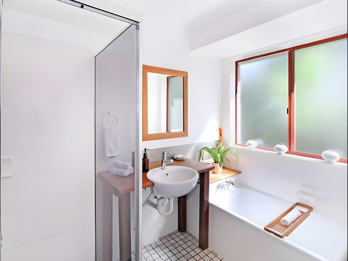 Bathroom 2, Watersmeet Homestead, Caboolture - Hinterland