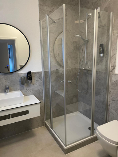 Bathroom 3, Ambiente, Heidekreis