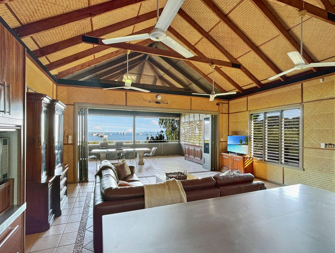 Others 2, Absolute Beachfront Master, Magnetic Island