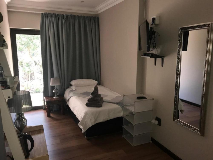 Bedroom 2, Eagle Rock Executive Guest House, Ekurhuleni
