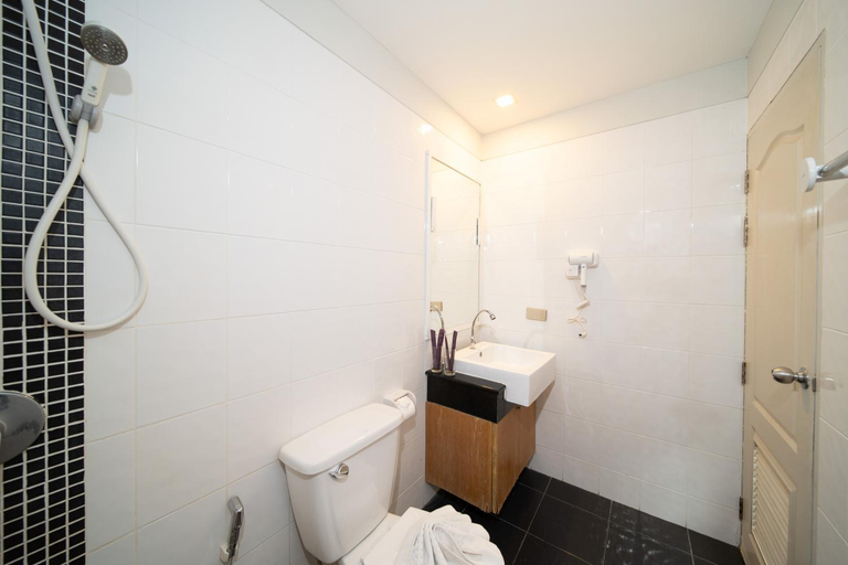 Bathroom 5, Catnip Seaside Hotel&Cafe, Phuket Island