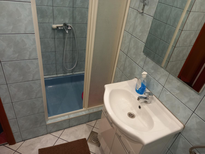 Bathroom 1, Apartments Vrdoljak, Pag