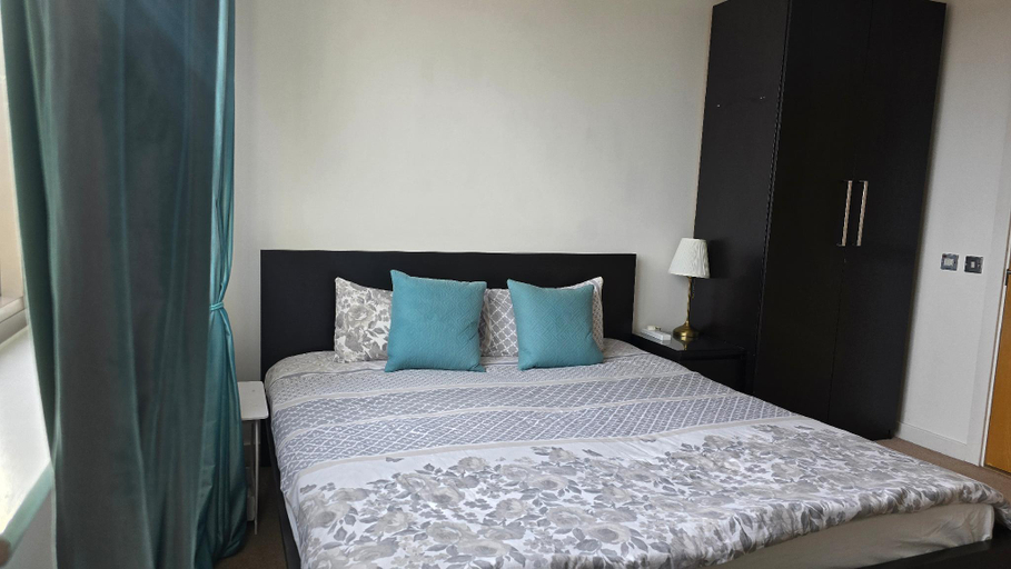 Bedroom 4, London City Apartment, London