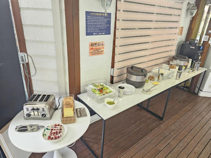 Food & Drinks 5, Galaxy-X Hotel-type Caravan Glamping & Pension, Pyeongchang