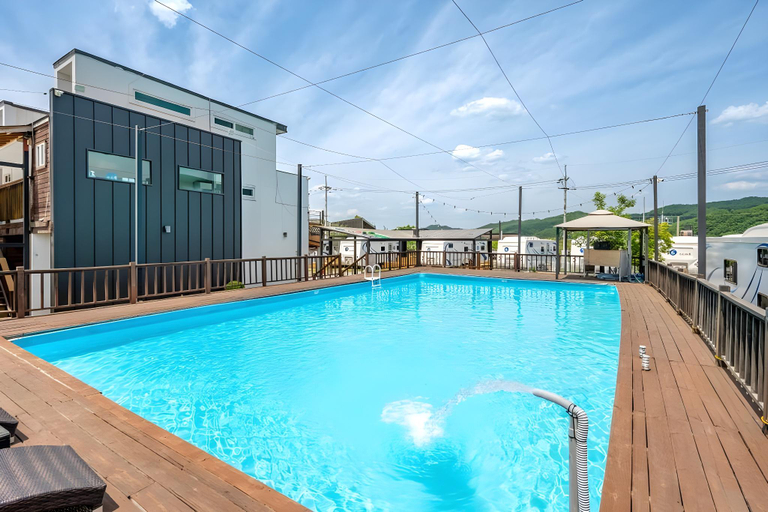 Sport & Beauty 2, Olden Caravan n Pension (Pet friendly), Gapyeong