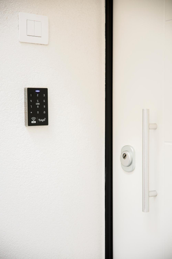 Others 4, Suite 23, Bari