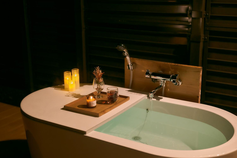Bathroom 2, LUONTE Kiri no Kogen Glamping, Shikokuchūō