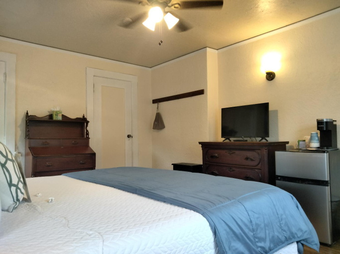 Bedroom 2, Cherokee Lodge, San Diego