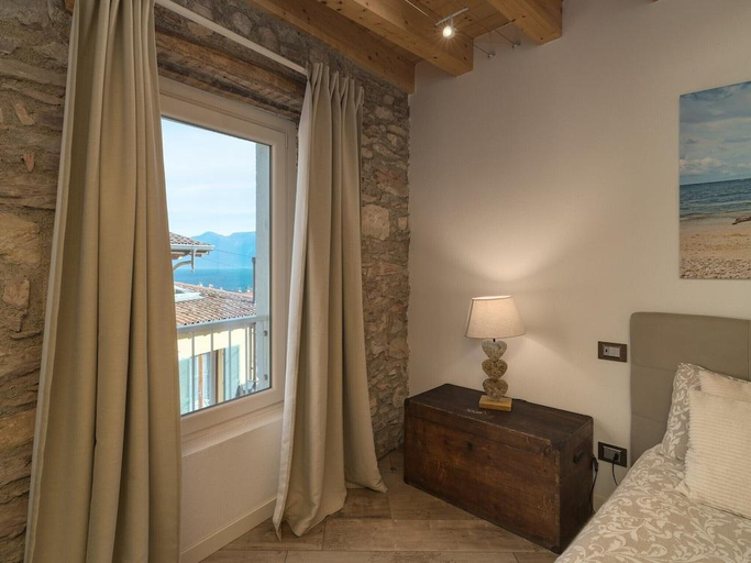 Bedroom 3, Vista Lago, Brescia