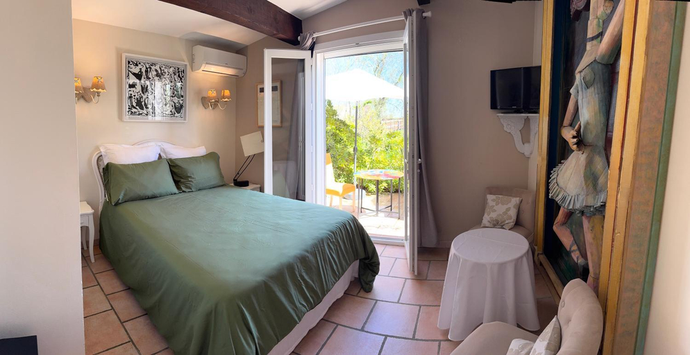 Bedroom 2, Aigues Marines, Gard