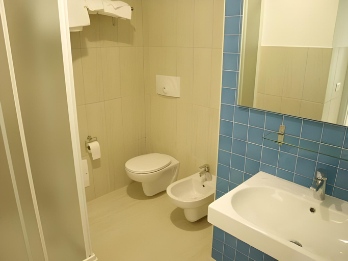 Bathroom 3, Malu Bed&Breakfast, Bari