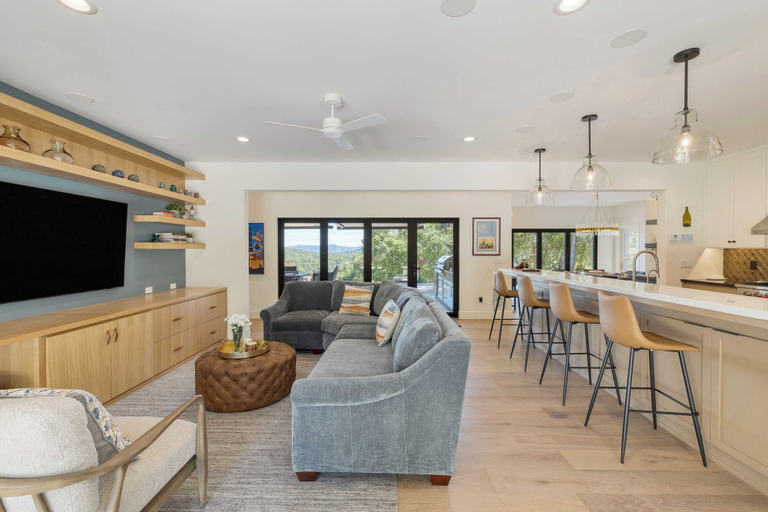 Food & Drinks 5, Rancho Robles by Avantstay Vineyard Villa w/ Views, Pool & Privacy, San Luis Obispo