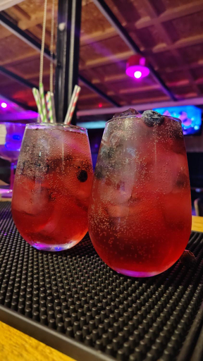 Food & Drinks 5, Hostel Cartel 405, Malleco