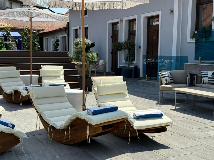 Others 3, Boutique 17B, Sibiu