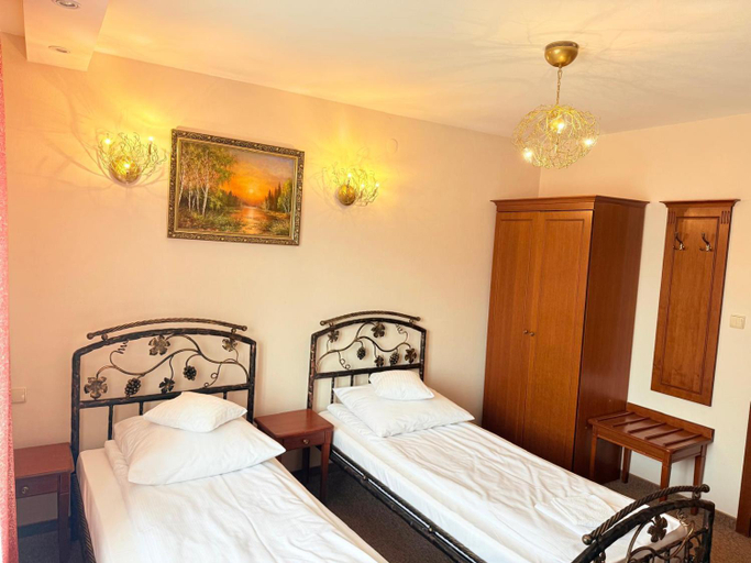 Bedroom 2, Pokoje noclegowe KASZTEL - Lowisko, Rzeszów