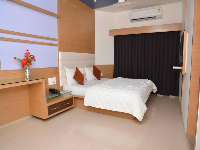 Bedroom 4, Hotel Corona, Bharuch