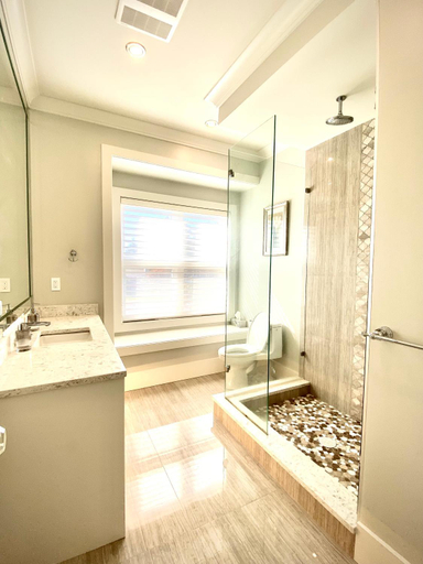 Bathroom 1, Vancouver Shangrila House, Greater Vancouver