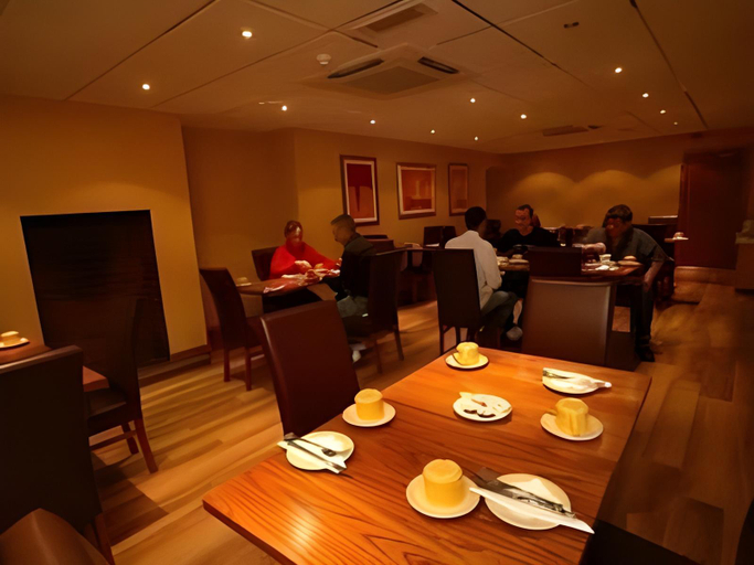 Food & Drinks, Lloyds of Chester, Cheshire West and Chester