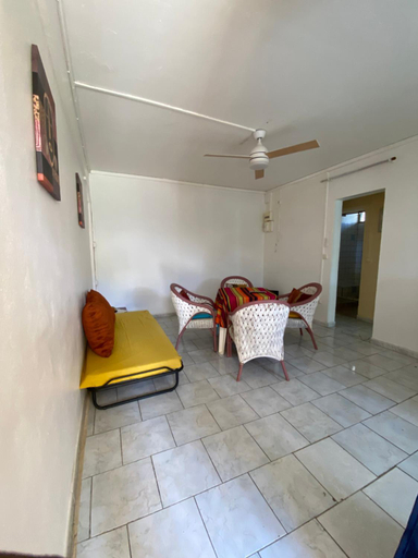 Others 4, Le petit coin tranquille, La Trinité