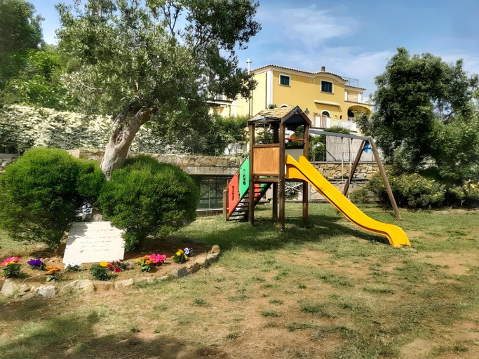 Others 4, Villa Mariel, Napoli