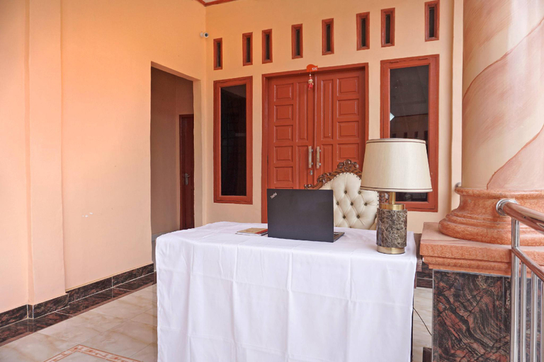 Others 4, OYO 2635 Ramos Inn, Samosir