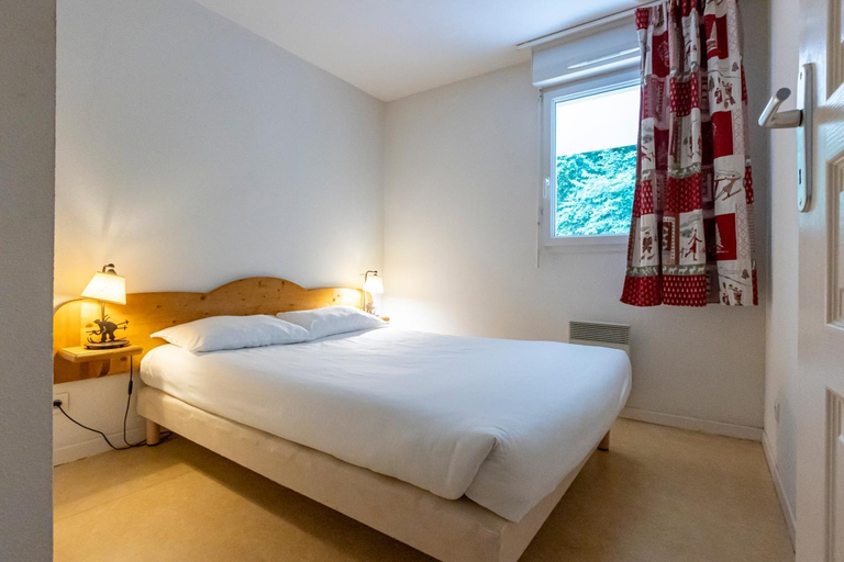 Bedroom 3, Residence Odalys Soleil d'Aure, Hautes-Pyrénées