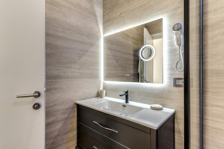 Bathroom 3, Rose Inn Guest House, Rome