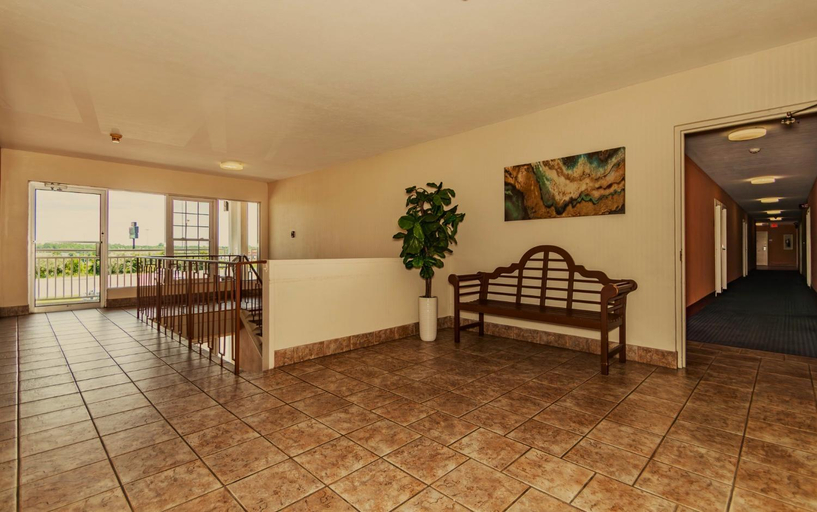 Public Area 3, Americas Best Value Inn Austinburg, Ashtabula