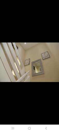 Others 3, Twin Budget Room, London