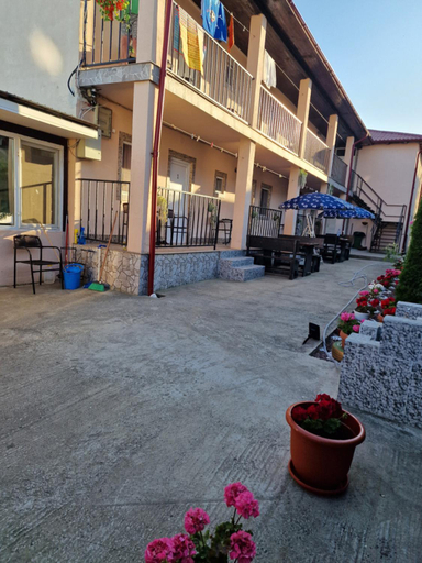 Others 5, Casa Constantin, Limanu