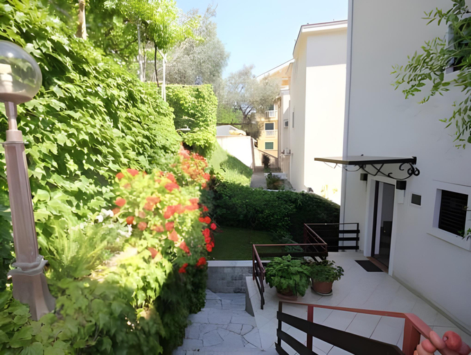 Others 4, Apartments Ardura