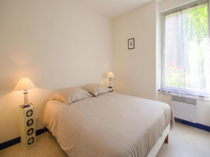 Bedroom, Stone House by Les Godelins Beach, Côtes-d'Armor