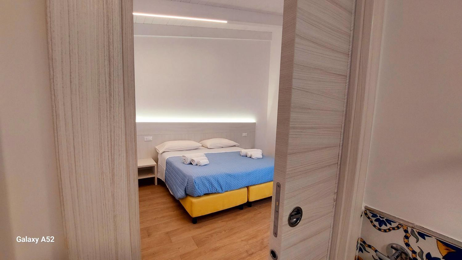 Bedroom 4, Olimpo degli Dei, Napoli