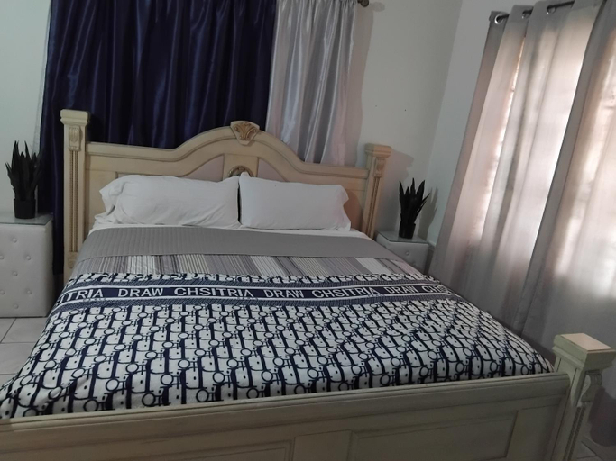 Bedroom 2, The Dream Nest at Csompo Silver Manor