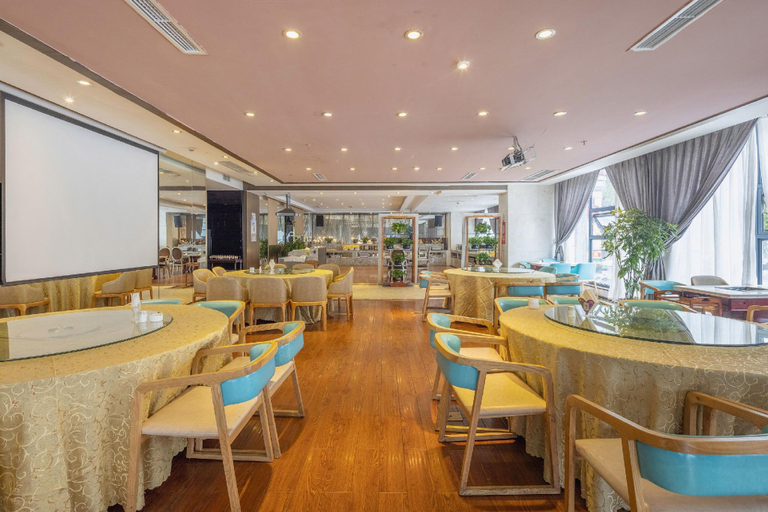 Food & Drinks 3, Royale Celebrity Hotel, Ngawa Tibetan and Qiang