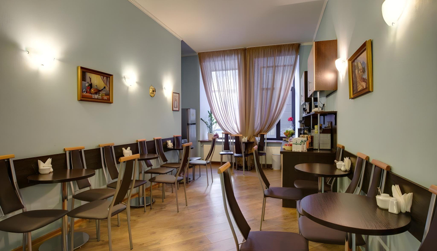 Food & Drinks 2, Solo on Furshtatskaya street, Sankt-Peterburg gorsovet