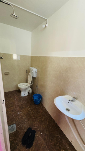 Bathroom, Maa Buu Chhen, Bagmati