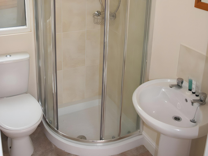 Bathroom 2, Twin Bays Guest House, East Riding of Yorkshire