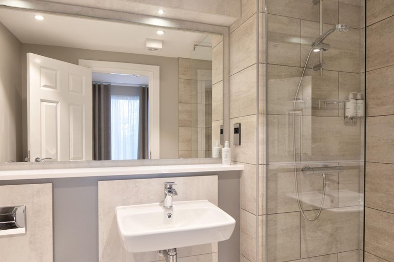 Bathroom 5, Windermere Hydro Hotel, Cumbria