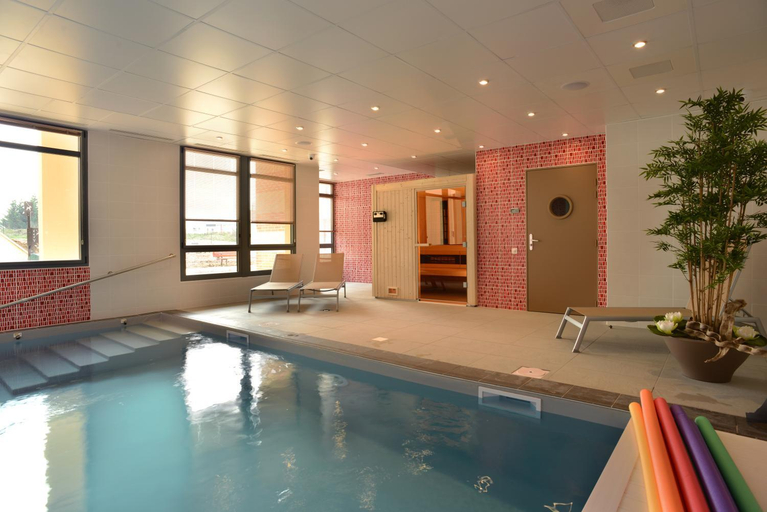 Swimming pool, Domitys Le Coteau d'Argent, Cher