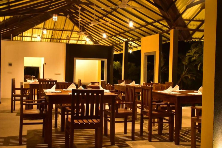 Food & Drinks, Safari Queens Resort, Embilipitiya