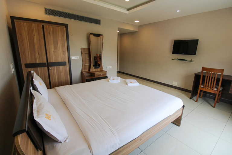 Bedroom 2, HOTEL GOLDEN GATEWAY, Vellore