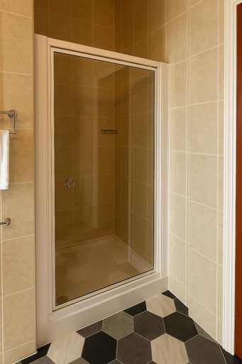 Bathroom 4, The Queens Road Hotel, Isle of Wight