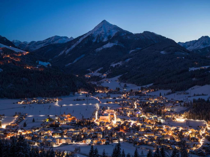 Others 4, Apartment in Maishofen near Ski Slopes, Zell am See