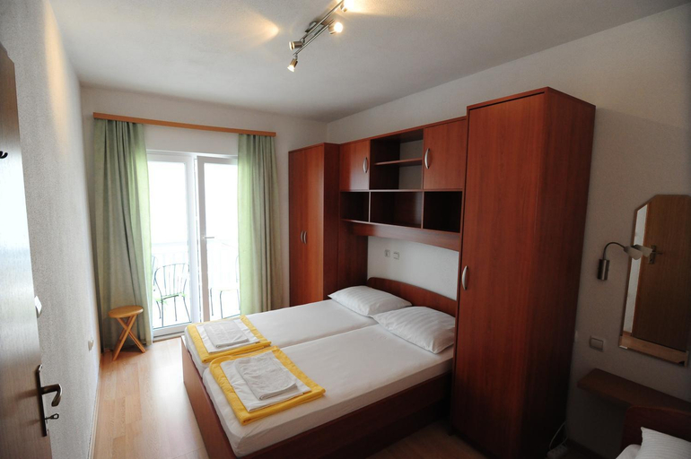 Others 4, Apartments Knezevic, Makarska