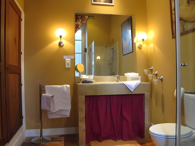 Bathroom 3, Chateau du Pegulier Location Integrale, Ariège