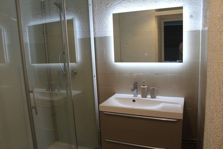 Bathroom 4, Domaine Blue Garden, Vosges