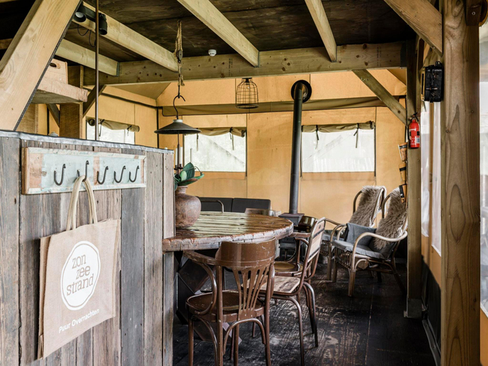 Food & Drinks 5, Charming Woodlodge Stay, Zijpe