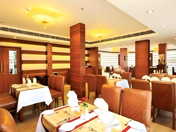 Food & Drinks, Hotel Wyte Portico, Pathanamthitta