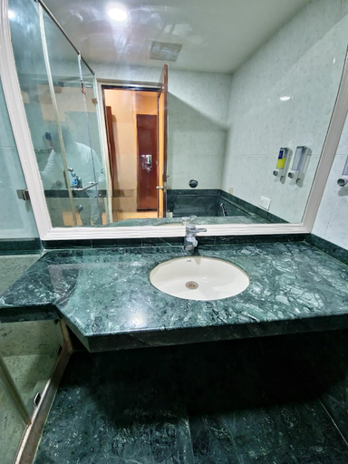 Bathroom, Serene Stays, Gurgaon